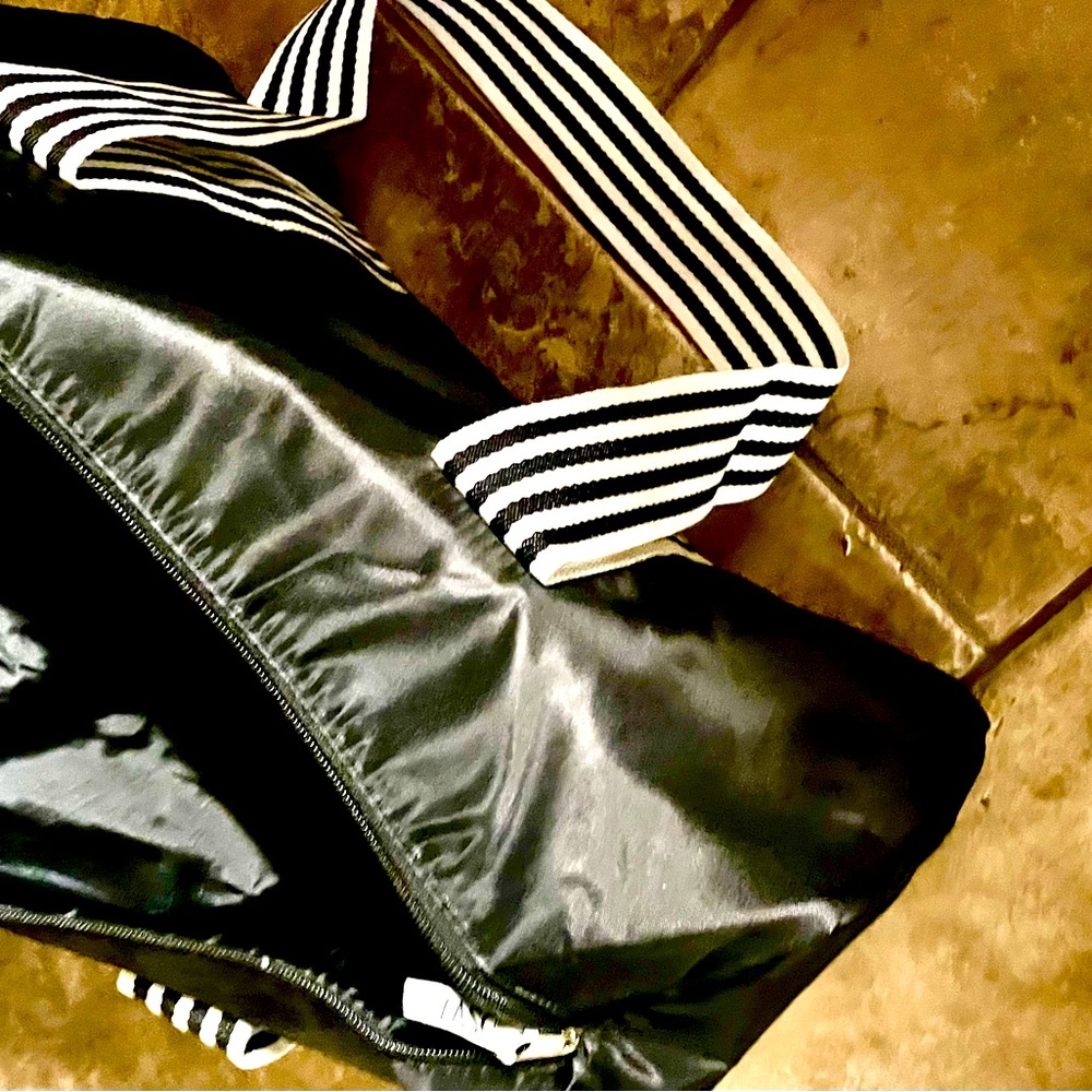 Lightweight Waterproof Totebag - image 1